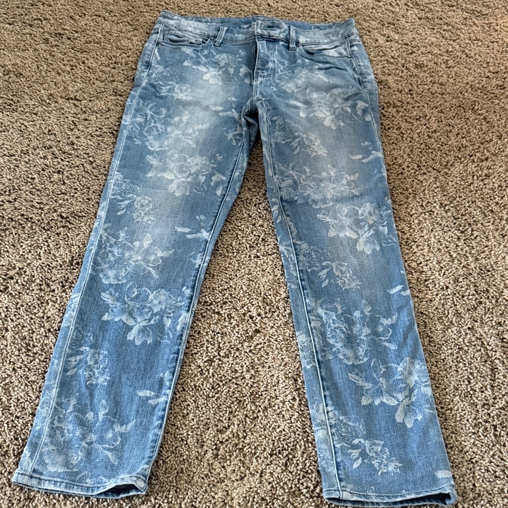 White House Black Market Light Blue Floral Cropped Jeans